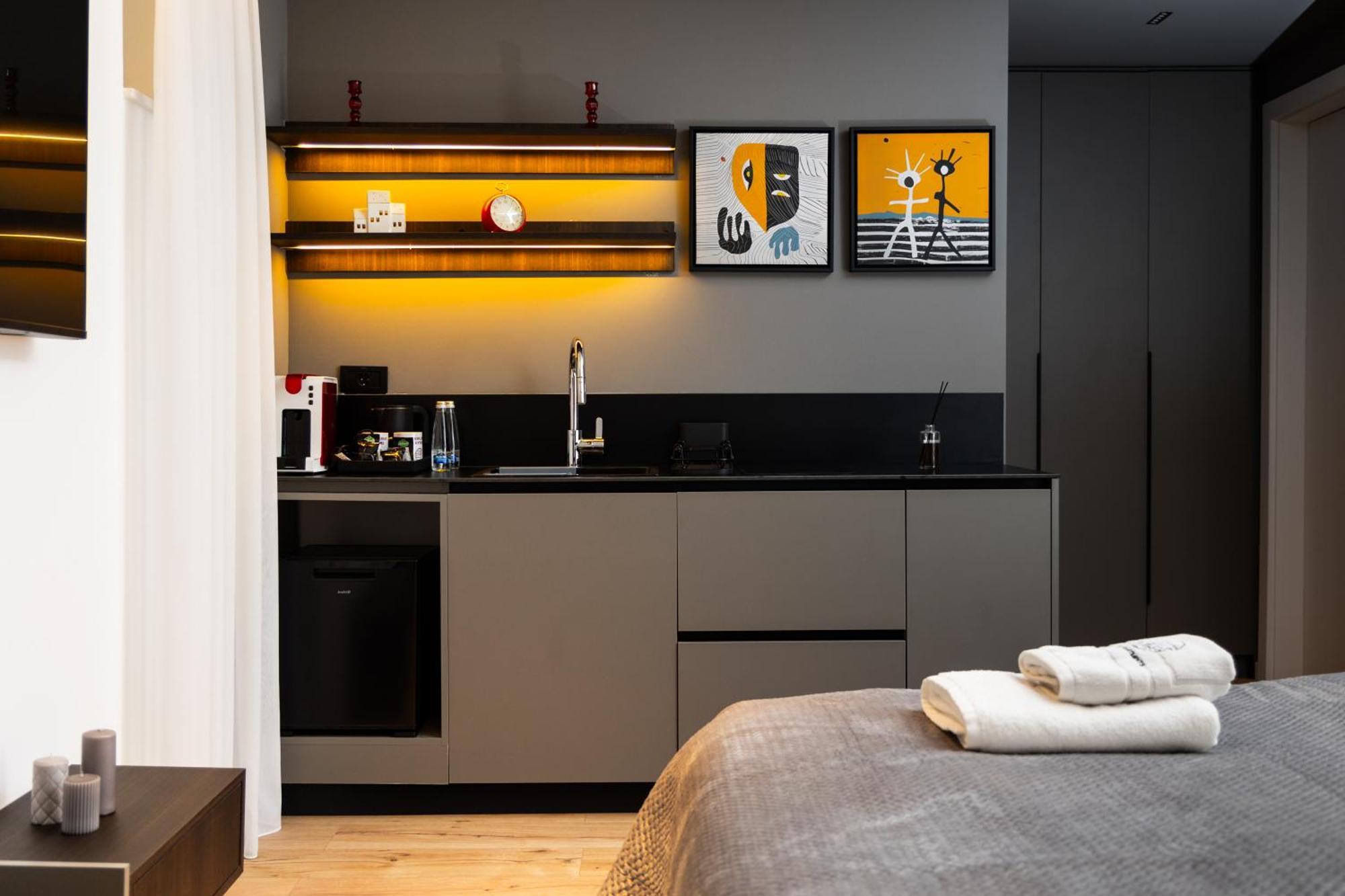 Erika'S Apartments Prishtinë Ngoại thất bức ảnh