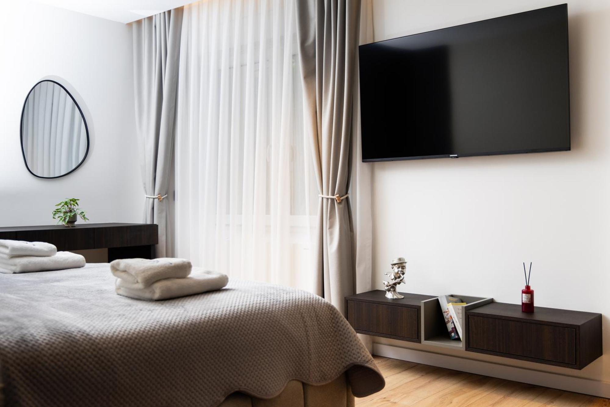 Erika'S Apartments Prishtinë Ngoại thất bức ảnh