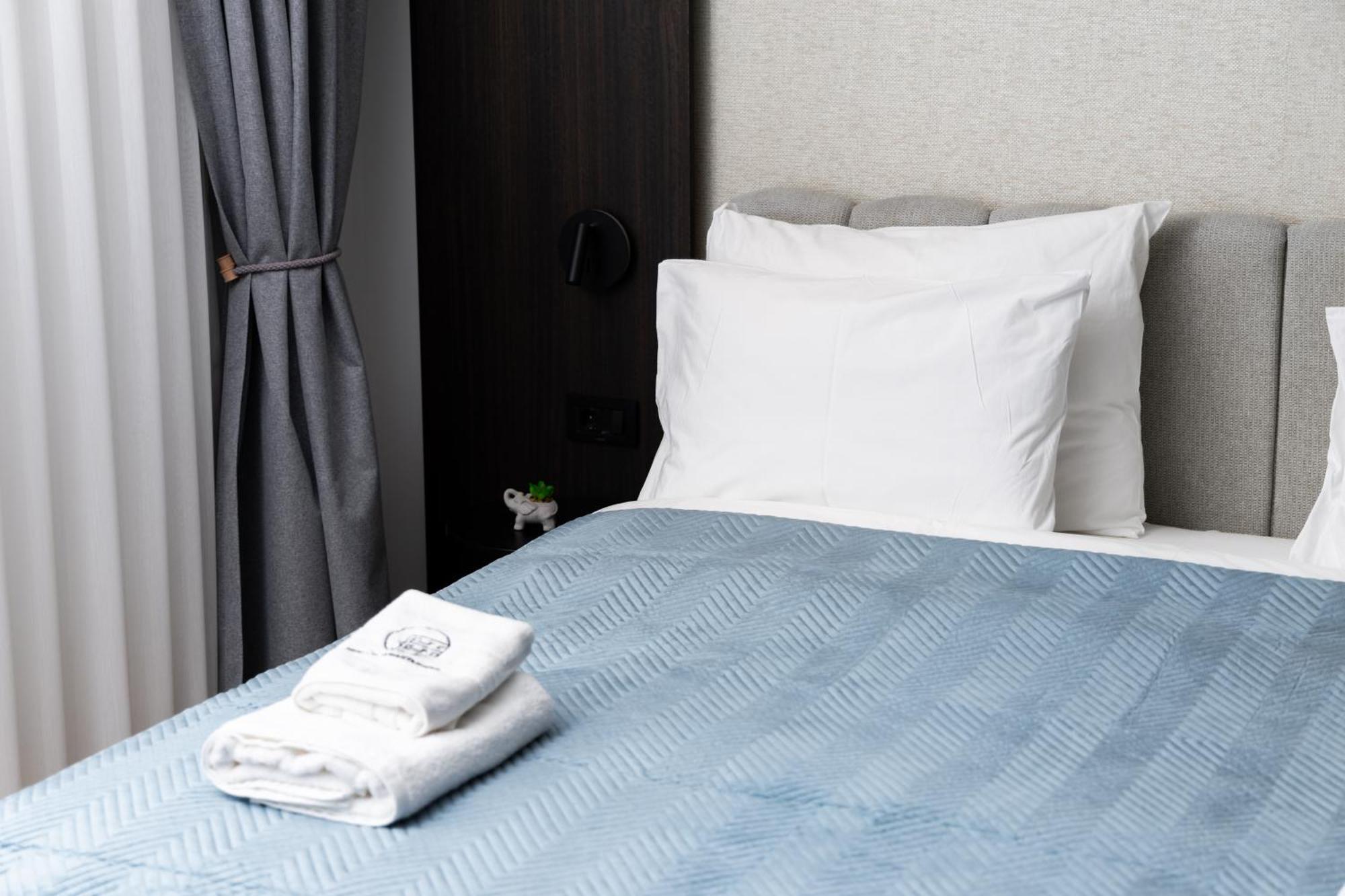 Erika'S Apartments Prishtinë Ngoại thất bức ảnh